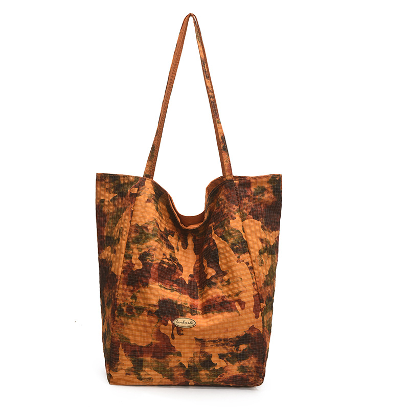 Summer 2025 New trendy camouflage tote bag, large-capacity lightweight handbag, multi-functional dual-purpose single-shoulder bag Item Picture