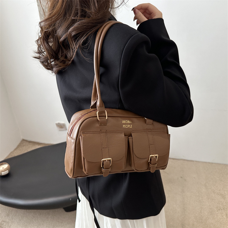 Autumn and winter high-end retro large-capacity bag for women, 2024 new stylish bowling bag, single-shoulder underarm tote bag details Picture