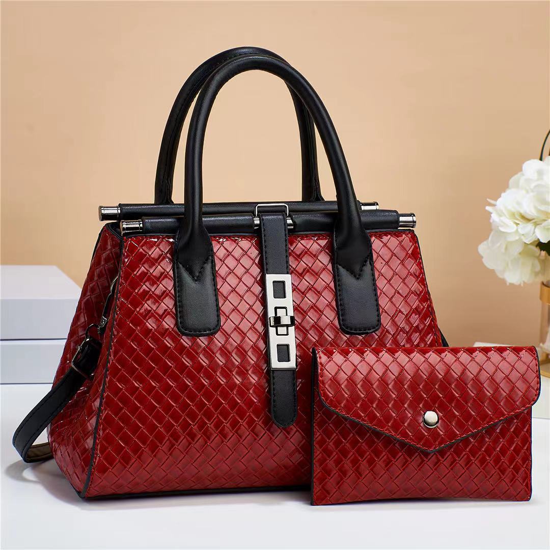 Wholesale fashionable and trendy woven mother-and-child bags, European and American style mother-and-child bags, three-piece sets, women's bags, simple single-shoulder bags Application Scenario