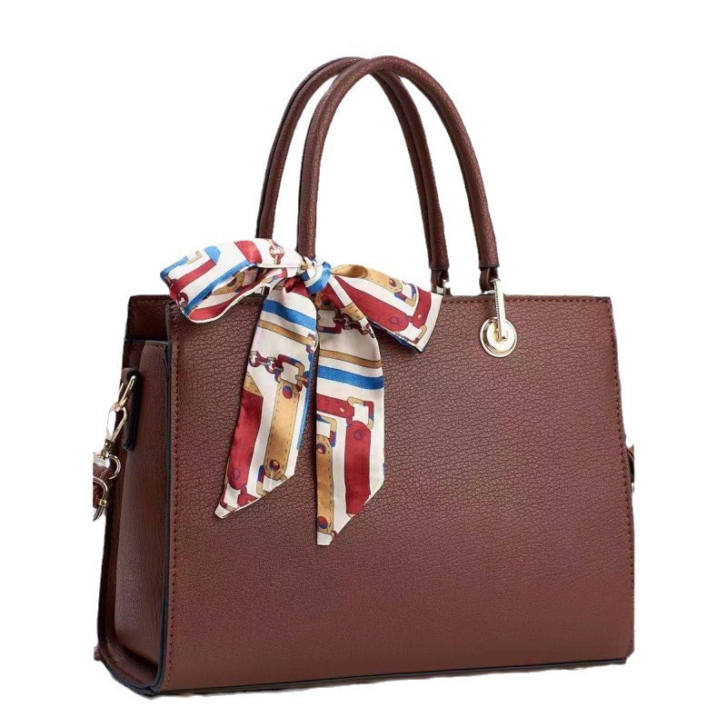 2024 new high-end handbag, large-capacity middle-aged mom bag, fashionable and high-end texture women's bag, one-piece consignment Item Picture