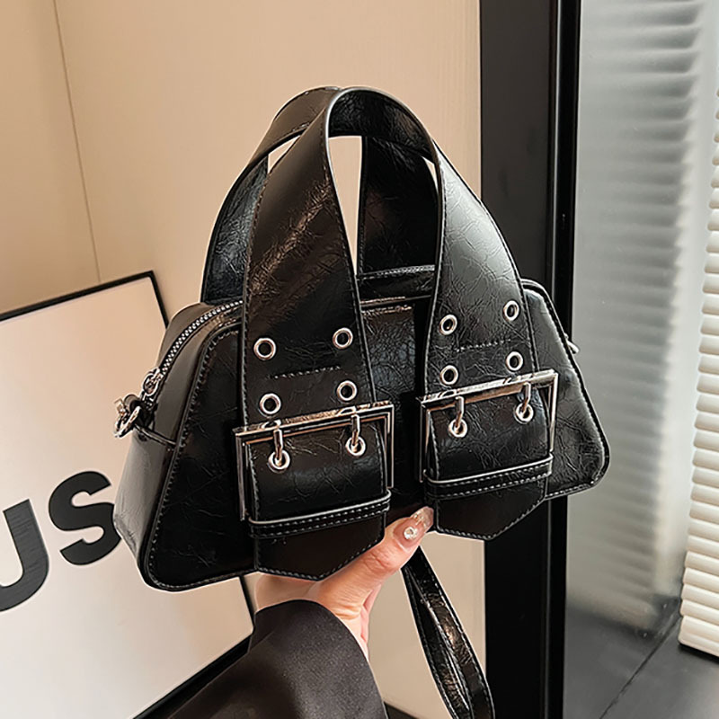 A niche, fashionable and individualistic women's 2024 new solid color simple and versatile small square bag, a high-end casual crossbody bag full figure