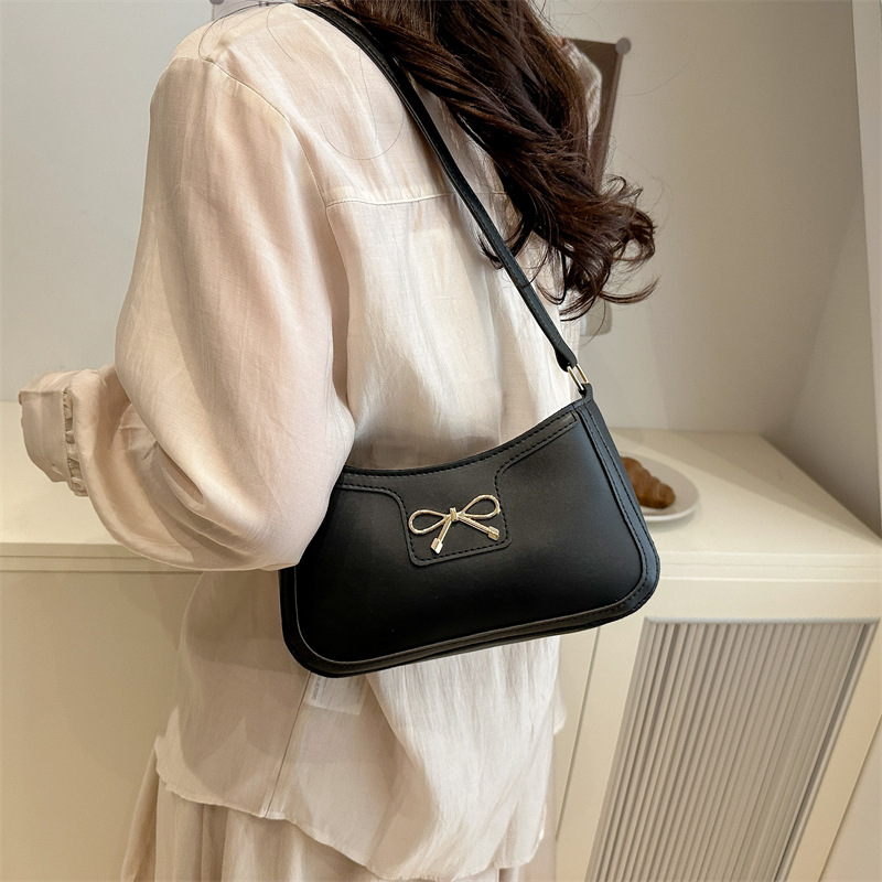 Artistic, simple and stylish single-shoulder bag for spring 2025, a trendy, retro and fashionable underarm bag, a stylish small square bag for women Specification drawing