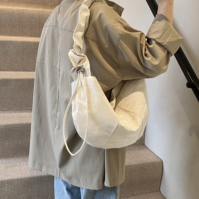 Cross-border Korean version women's handbag, commuter crossbody bag, new autumn 2024 trendy underarm bag, pleated hand-held fashionable single-shoulder bag Specification drawing