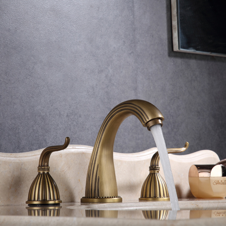 European-style antique copper washbasin mixed water split three-hole faucet washbasin three-piece set faucet all-copper bathroom faucet full figure