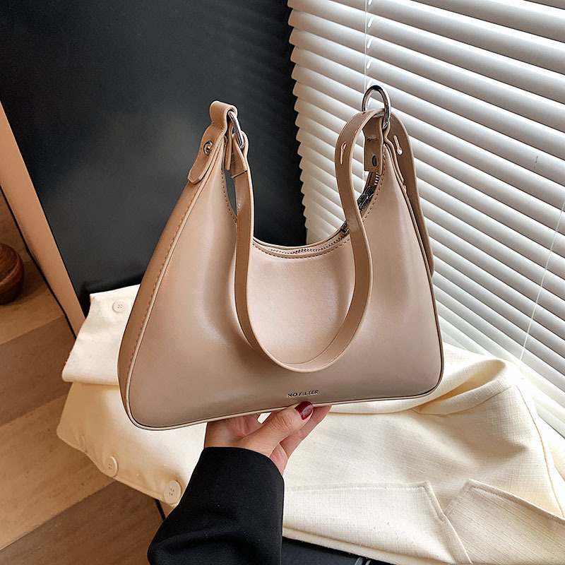 Women's underarm bag 2025 New style, trendy, casual and versatile shoulder bag, high-end, niche and fashionable commuting bag Specification drawing
