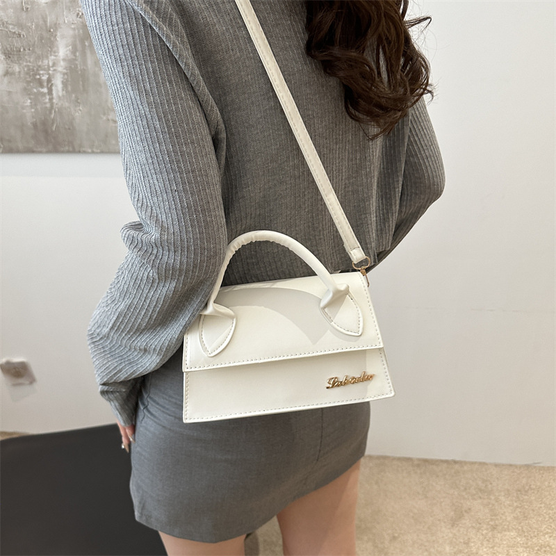 European and American stylish lettered fashion handbag for summer 2024, versatile and trendy single-shoulder bag, high-quality crossbody bag for women details Picture