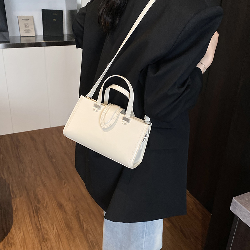 The 2025 new style of fashionable and high-end solid color handbag for women, Korean style, simple and versatile, commuting single-shoulder crossbody bag Specification drawing