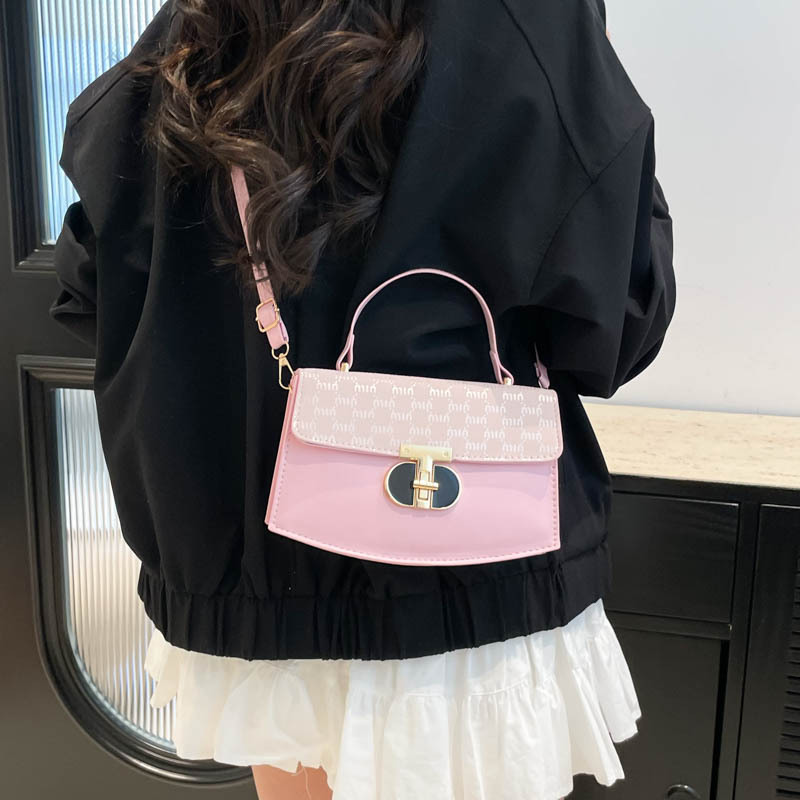 High-end quality hand-held small square bag for women, 2025 summer new fashion lock shoulder bag, commuter crossbody bag details Picture