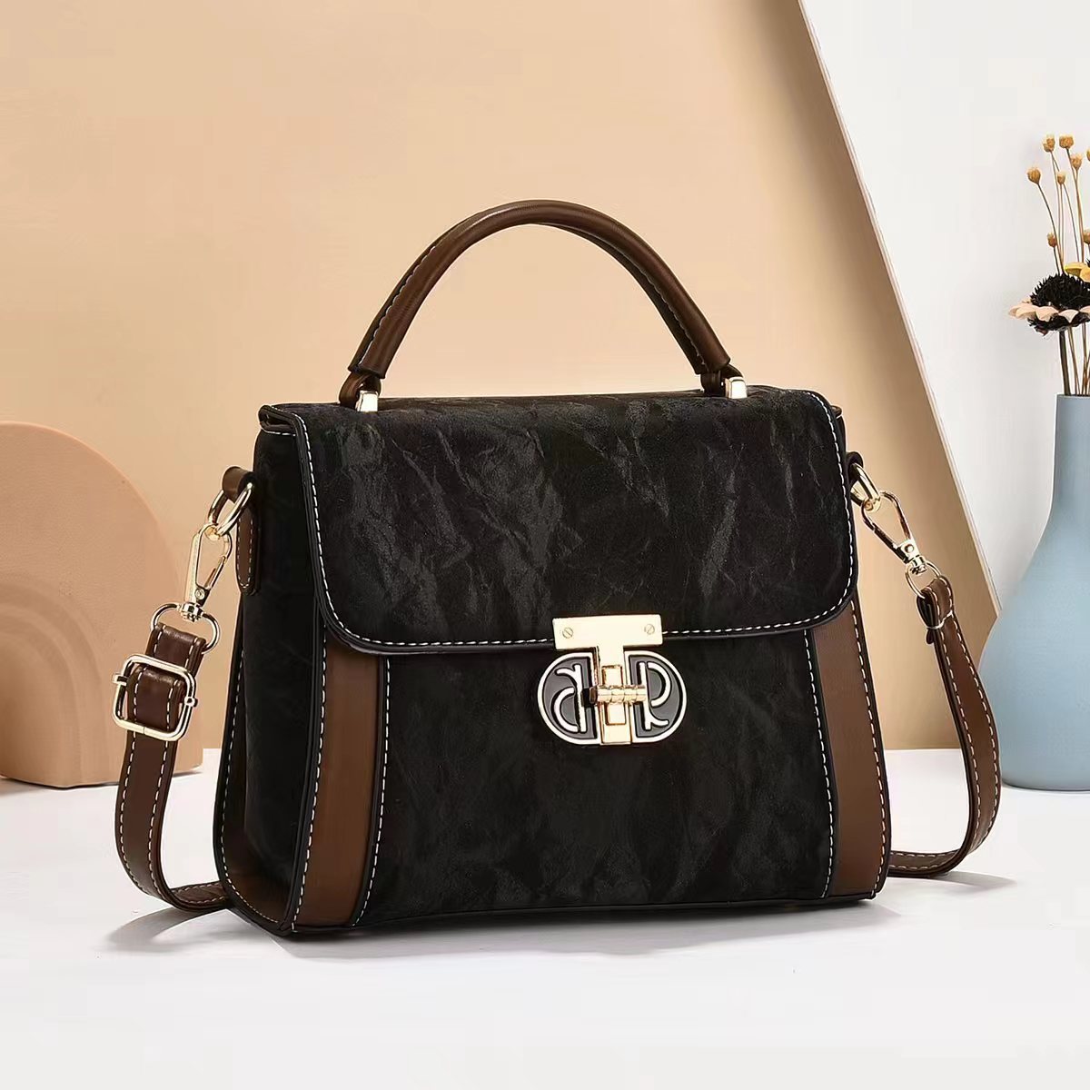 High-end style bag 2024 Spring New women's single-shoulder bag, European and American fashionable hand-held crossbody women's bag details Picture