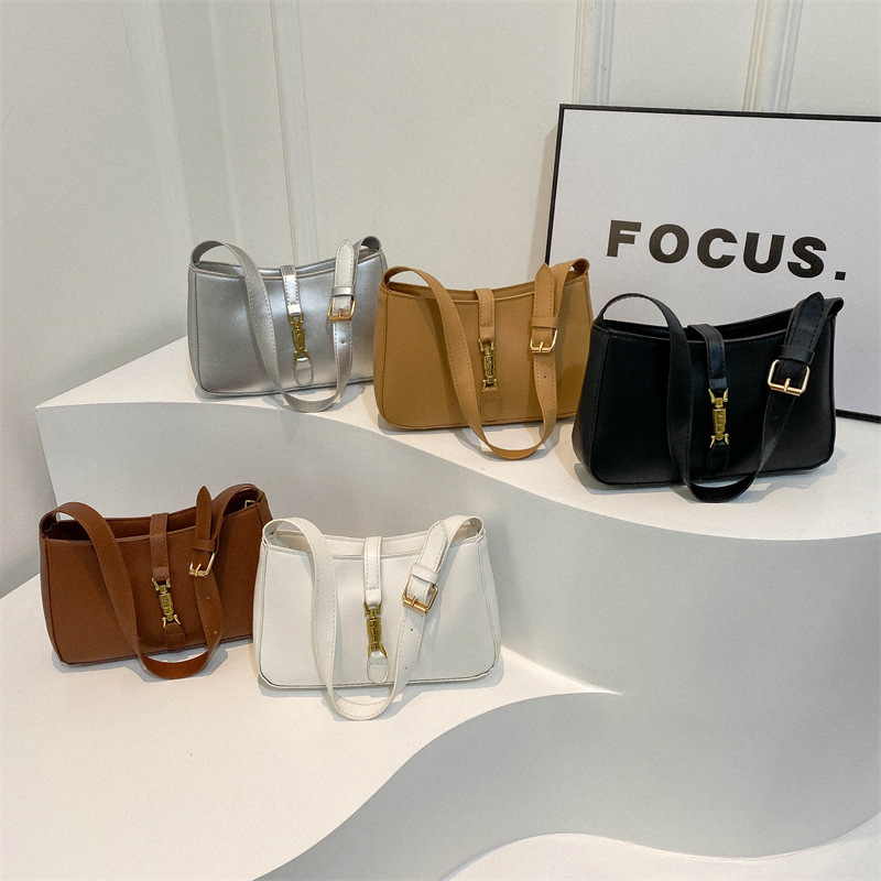 Cross-border quality and fashionable underarm bag, a new versatile handbag for women, large-capacity single-shoulder bag Application Scenario