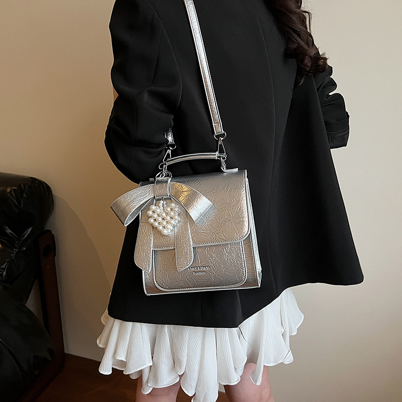 Cross-border Korean-style high-end bow backpack for women, a new trendy, fashionable and niche design single-shoulder bag for summer 2025 Specification drawing