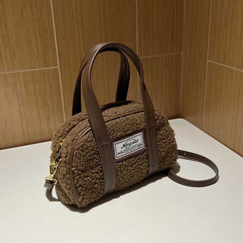 Lambskin fashionable Korean-style shell bag for women, 2022 new versatile casual fur bag, niche design crossbody bag details Picture