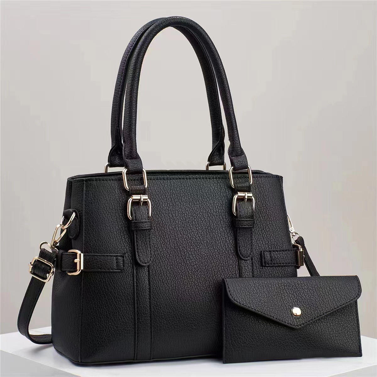 This is a popular high-end and versatile women's handbag with a large capacity. The soft leather mother-and-child bag is exquisite and high-end Specification drawing