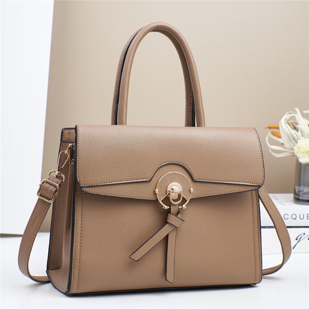 Bag Girl 2024 New trendy women's bag, fashionable and high-end, cross-border women's bag consignment factory, crossbody, single-shoulder bag, hand-carry details Picture