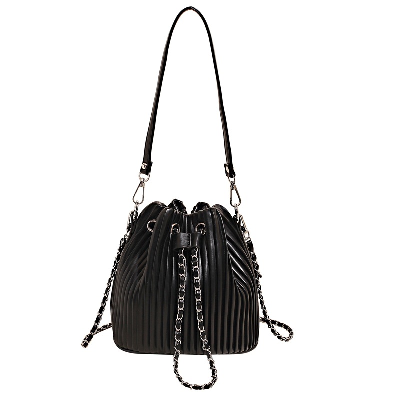 Cross-border niche design pleated drawstring bucket bag for women 2025 new summer Korean-style fashionable and versatile single-shoulder crossbody bag Item Picture