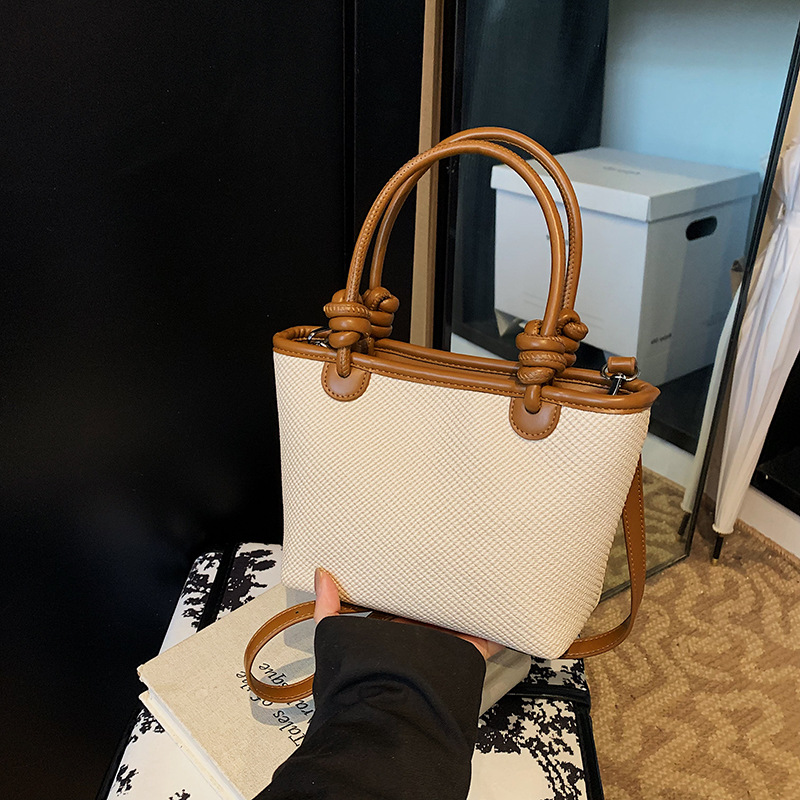 Versatile ins crossbody bag for women 2025 new trendy Korean-style tote bag with contrasting colors casual bucket bag full figure