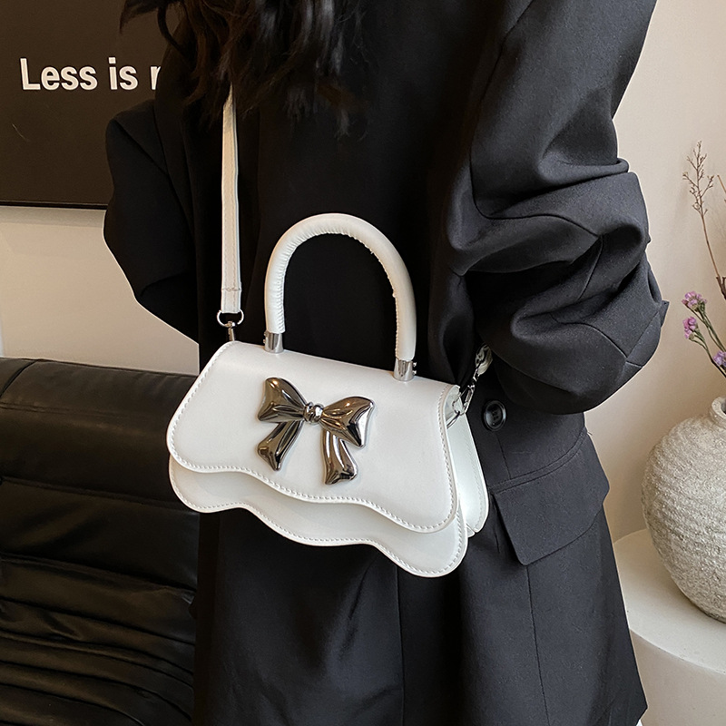 Sweet and cool bow hand-held small bag for women 2024 new spring, stylish and high-quality single-shoulder crossbody bag for women details Picture
