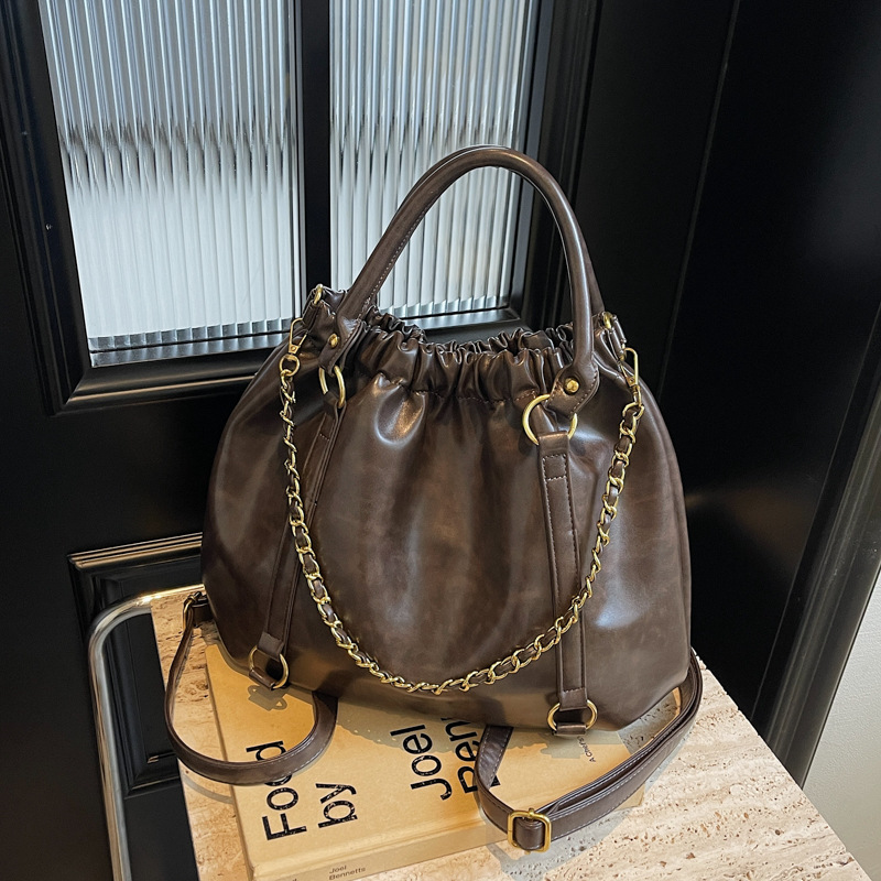 Fashionable crossbody small bag for women, 2024 new style single-shoulder underarm bag, casual bucket bag, travel and commuting backpack details Picture