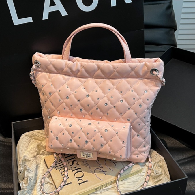 Stylish Chanel-style mini backpack 2025 new chain small backpack, fashionable diamond-encrusted, versatile and trendy handbag for women full figure