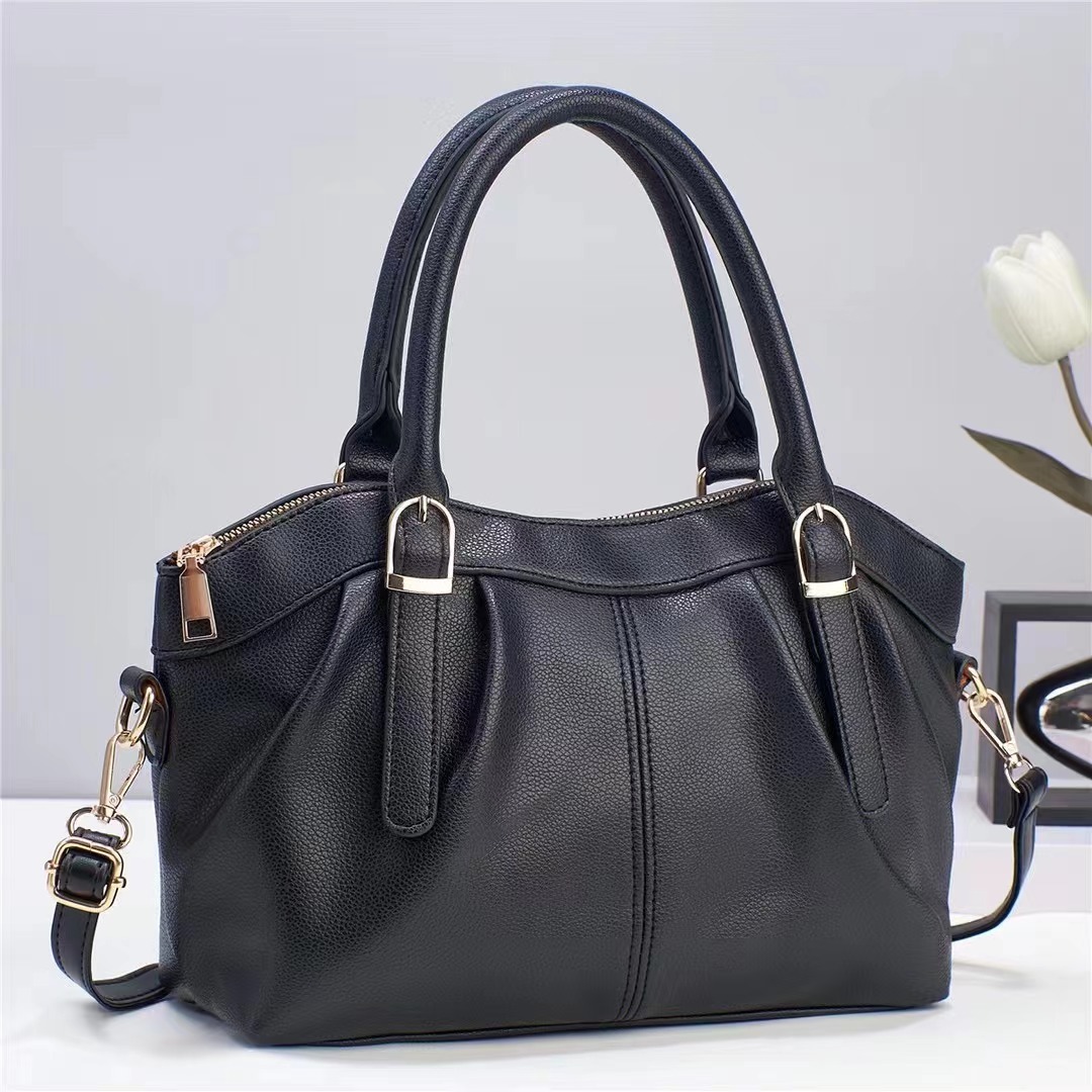 This is a new soft leather European and American fashion handbag, a simple crossbody bag, and a large-capacity single-shoulder bag for women in spring 2024 Specification drawing