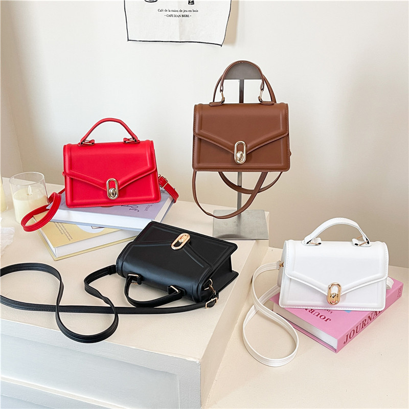 Cross-border 2025 Spring New Style fashionable and versatile solid color single-shoulder small square bag, stylish and high-quality single-shoulder crossbody bag Application Scenario