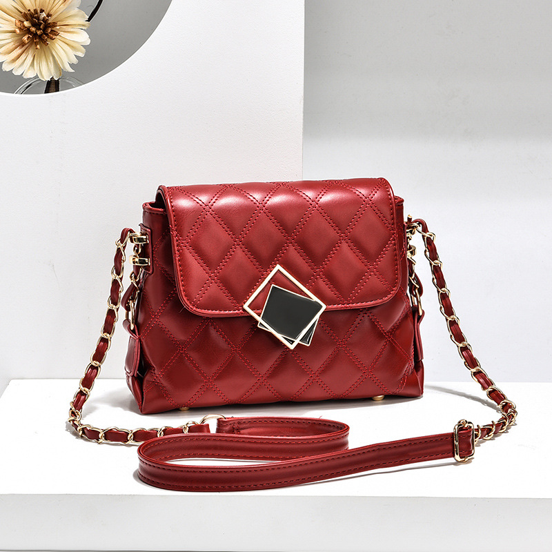 Diamond-shaped chain bag for women, 2022 new trendy and trendy women's bag, crossbody bag, fashionable and versatile single-shoulder small bag Item Picture