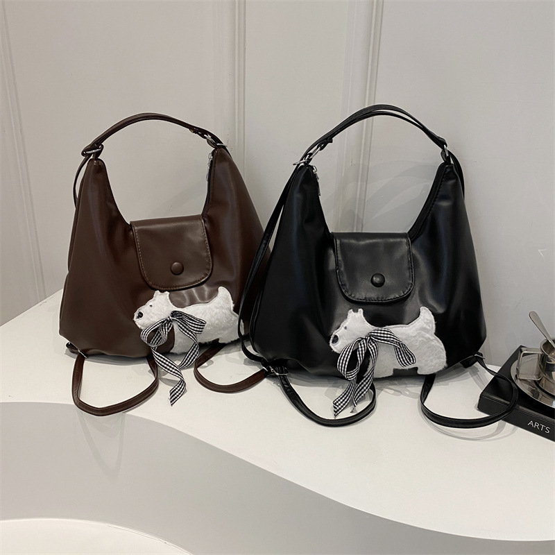 Cross-border retro bag, women's large-capacity 2024 autumn/winter new commuter backpack, single-shoulder crossbody bag, multi-functional bag Application Scenario