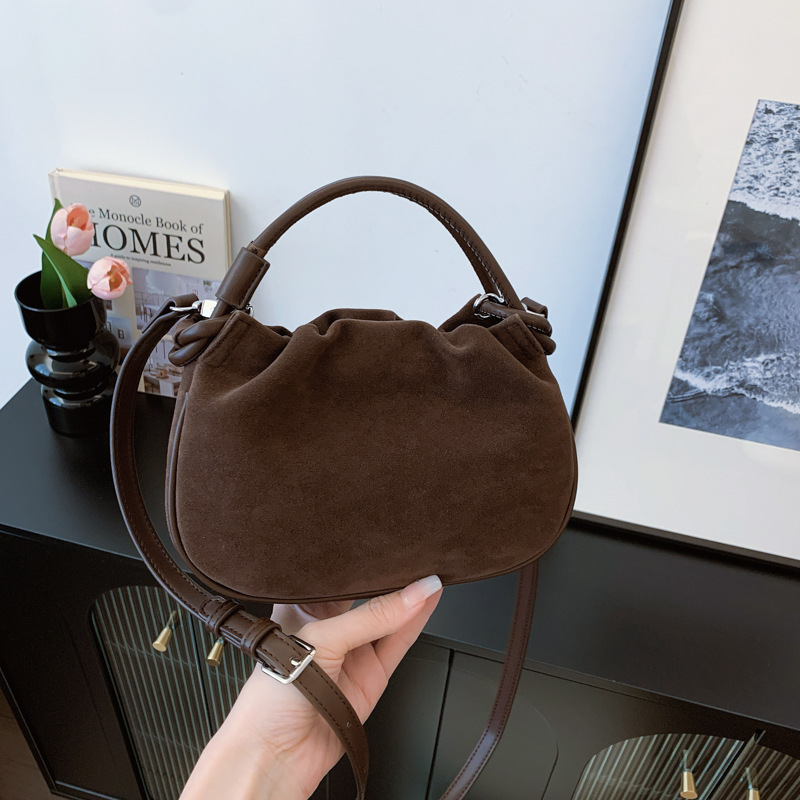 The 2024 new stylish and chic dumpling bag is a versatile, casual, matte, and niche single-shoulder underarm crossbody bag for women Specification drawing