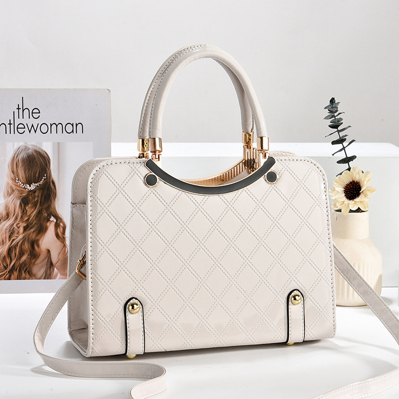2024 New style fashionable shiny leather bag, European and American trend, large-capacity, high-quality single-shoulder crossbody handbag Specification drawing