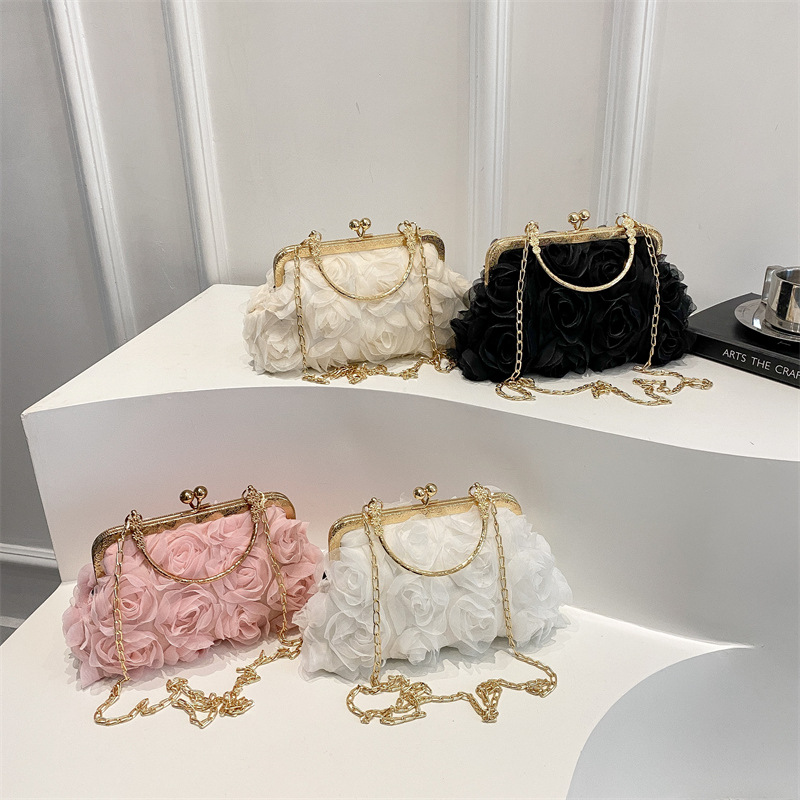New rose flower banquet bag, bride bag, fashion bag, dress bag, clutch bag, cheongsam, chain crossbody bag Application Scenario