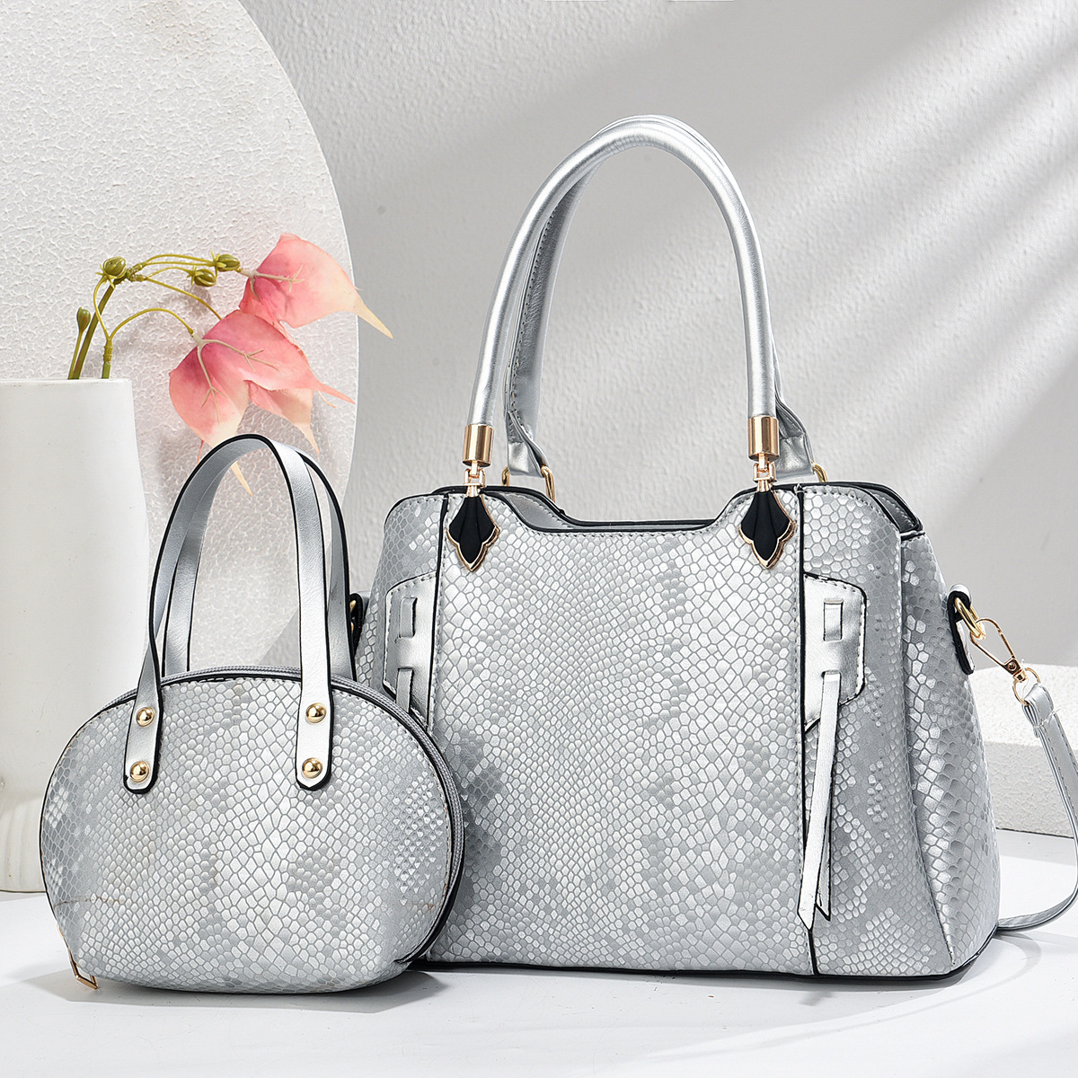Retro snake pattern bag, versatile handbag, 2025 new style, trendy and high-end fashion, single-shoulder crossbody dumpling bag details Picture