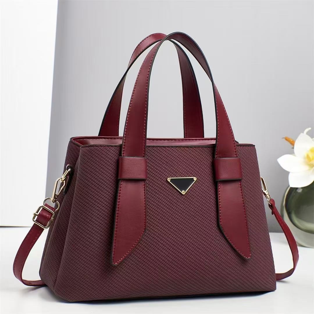 A new 2025 trendy solid color Korean-style, stylish and individualistic, versatile, fresh and clean hand-held shoulder crossbody trendy women's bag Specification drawing