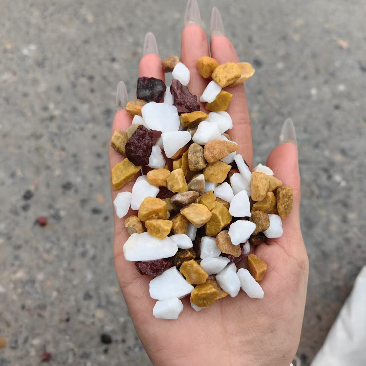 Wholesale of water-washed stones, pebbles, colored stones and five-color stones available for export, adhesive stones and permeable stones from the manufacturer Specification drawing