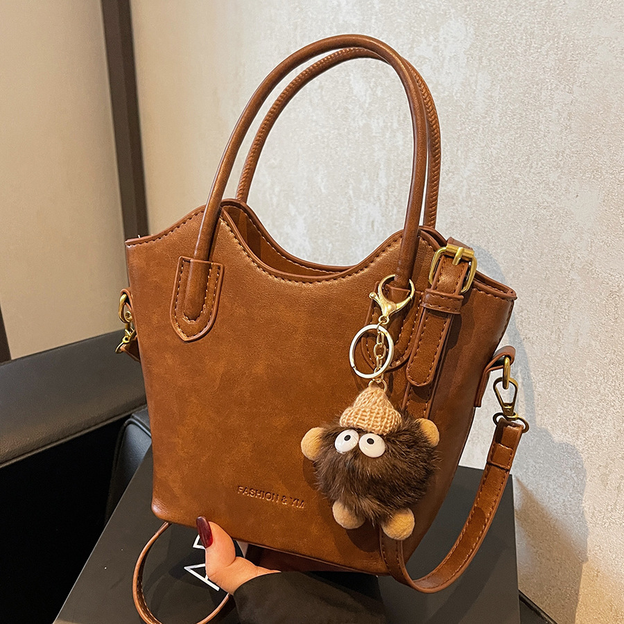 A high-end retro small bag for women, a new 2024 trendy and versatile crossbody bag, a fashionable and casual hand-held bucket bag under the armpits full figure