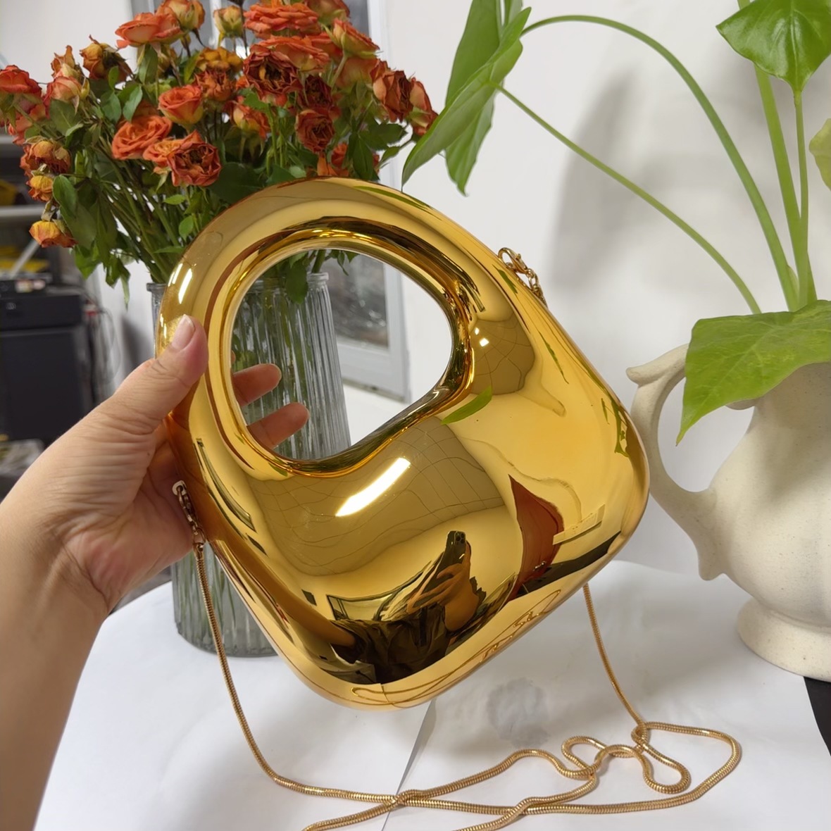 Acrylic bag 2025 New style, European and American cross-border fashion and individuality handbag, Instagram popular lady chain dinner bag Application Scenario