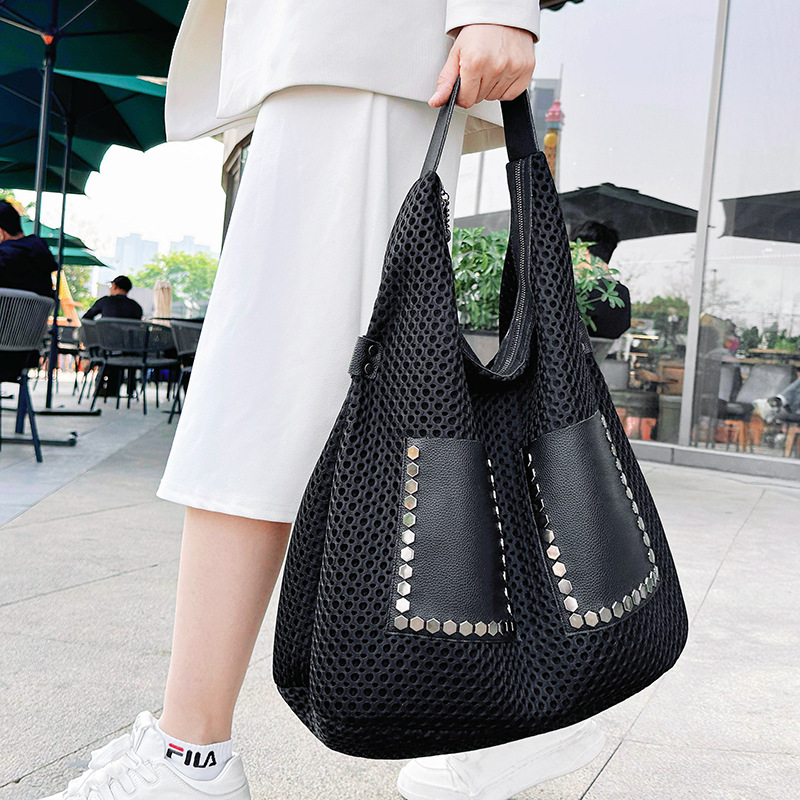 Cross-border retro mesh handbag, large-capacity single-shoulder bag, punk style rivet fashionable tote bag Specification drawing
