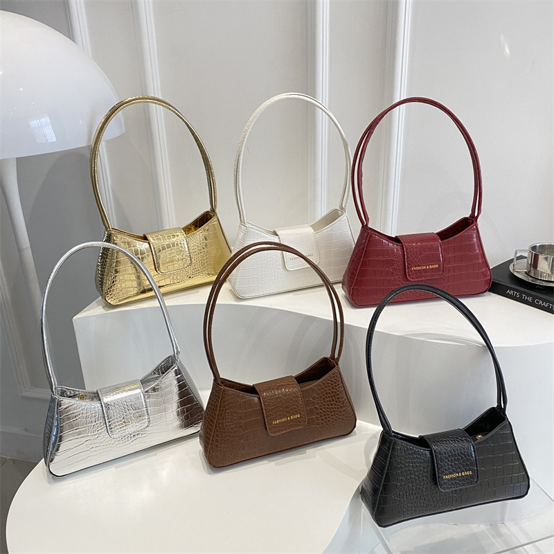 New cross-border women's bags: Niche design, underarm bag, high-end, simple baguette bag, fashionable shoulder bag, crossbody bag Application Scenario