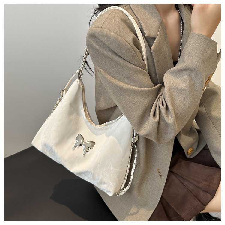 Large-capacity women's fashionable and versatile casual single-shoulder tote bag, 2024 new commuter butterfly backpack wholesale Application Scenario