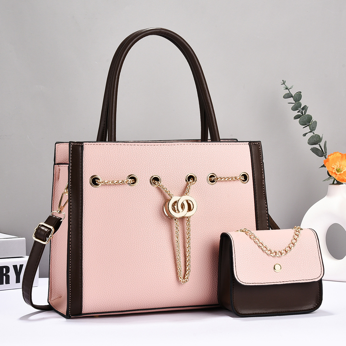 "2025 New style of foreign trade wholesale factory direct sales, trendy and versatile, large-capacity hand-held crossbody women's outdoor bag. details Picture