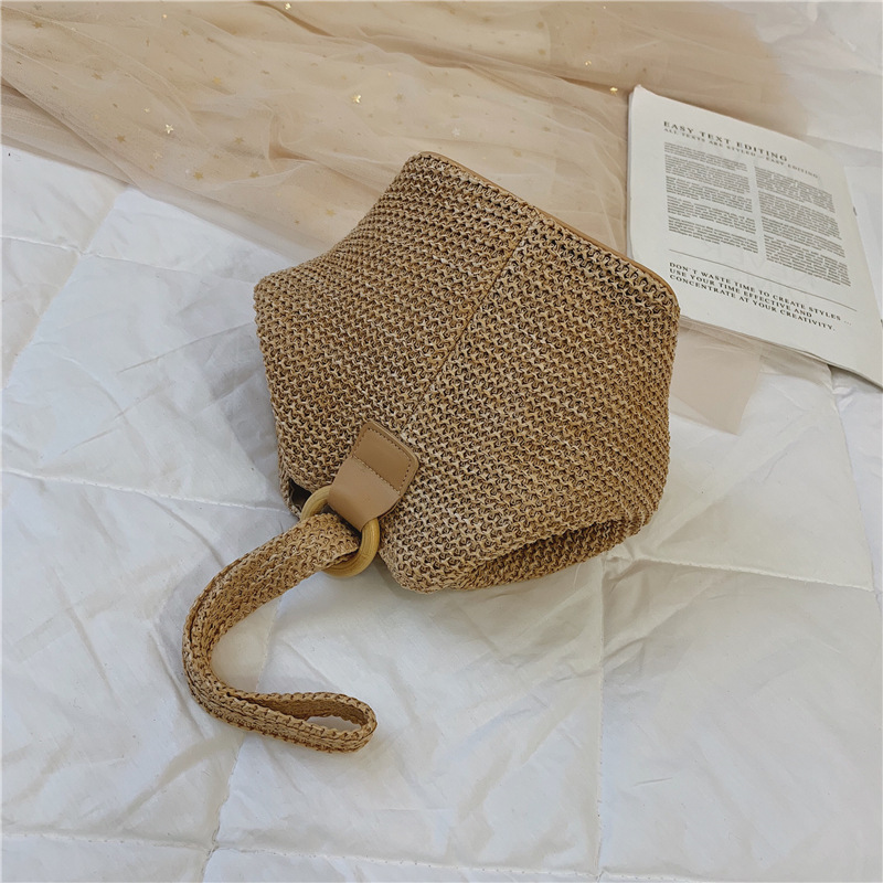 2019 straw woven handbags, European and American style women's casual beach bags, handcrafted ethnic style woven bags Application Scenario
