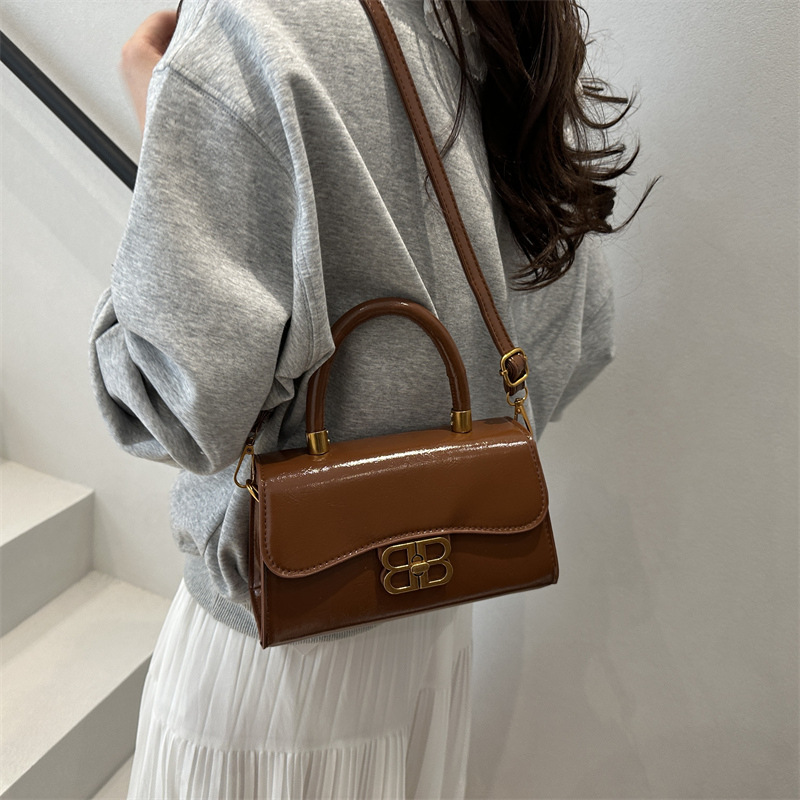 New 2025 handbag for women, a niche design, a spring fashion and high-end style small square bag, a single-shoulder crossbody bag, a Korean version bag Specification drawing