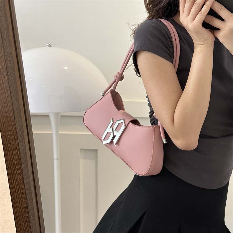 Simple, fashionable and casual single-shoulder bag, niche casual underarm bag, new Korean-style fashionable small square bag for summer 2023 Specification drawing