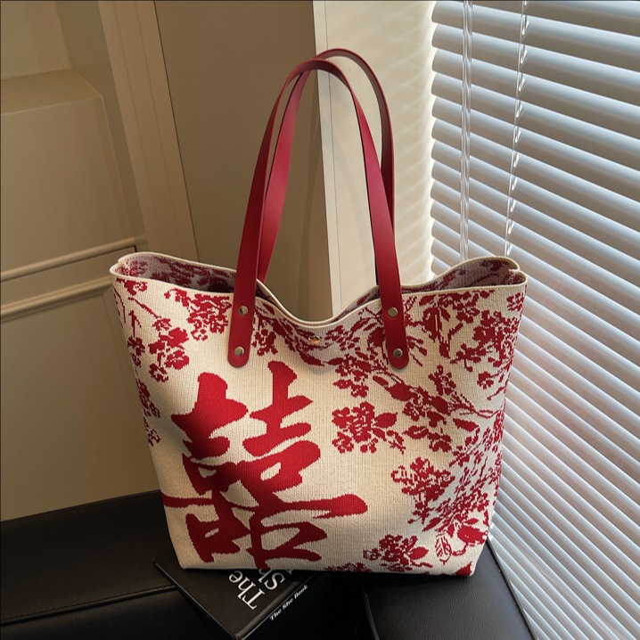 New Chinese-style embroidered texture large-capacity tote bag for women 2025, a trendy, fashionable and casual single-shoulder bag full figure