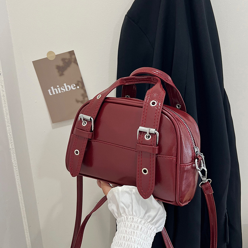 Cross-border fashion hand-held pillow bag for women, simple and casual single-shoulder bag, Spring/Summer 2025, niche and trendy design crossbody bag full figure