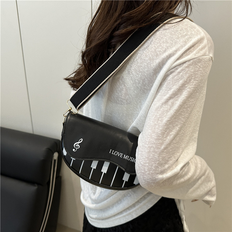 Summer's new stylish women's bag, Korean style fashionable girls' saddle bag, high-end commuting handbag, crossbody bag details Picture