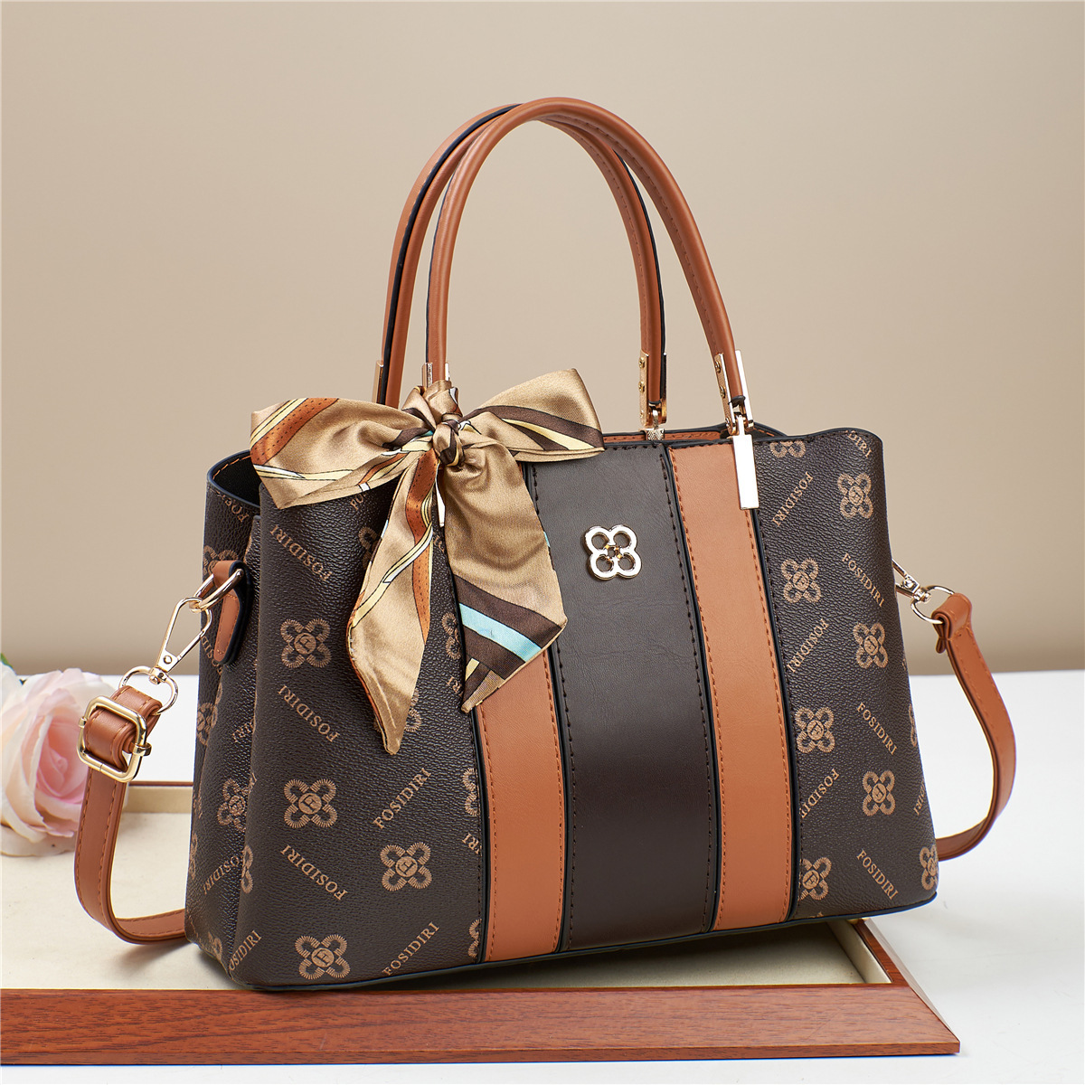 Fashion women's bag 2024, a best-selling crossbody bag for foreign trade, a new hand-held bag from the manufacturer, a versatile summer bag for women Specification drawing