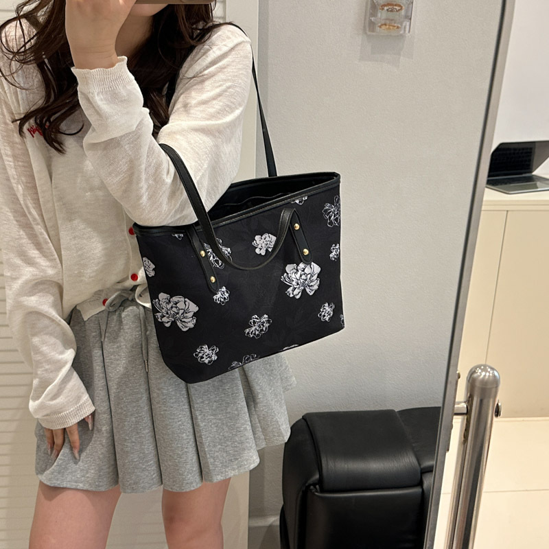Cross-border Chinese-style new Chinese-style tote handbag for women 2025 summer New large-capacity fashionable single-shoulder armpit bag Specification drawing
