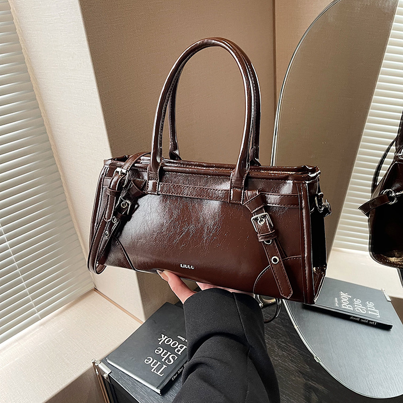 A simple and retro motorcycle bag for women, 2024 new high-end textured tote bag, single-shoulder, crossbody and hand-carry large-capacity bag Specification drawing
