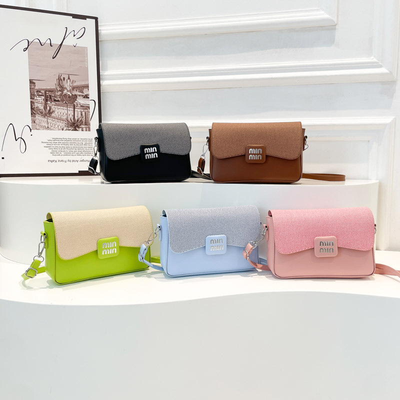 Cross-border women's bags, European and American retro single-shoulder bags, summer new underarm bags, women's high-end and versatile crossbody bags Application Scenario