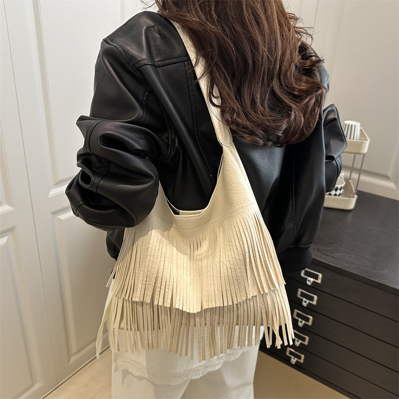Cross-border Bag 2025 New Spring fringed single-shoulder bag, large-capacity commuting retro underarm tote bag details Picture
